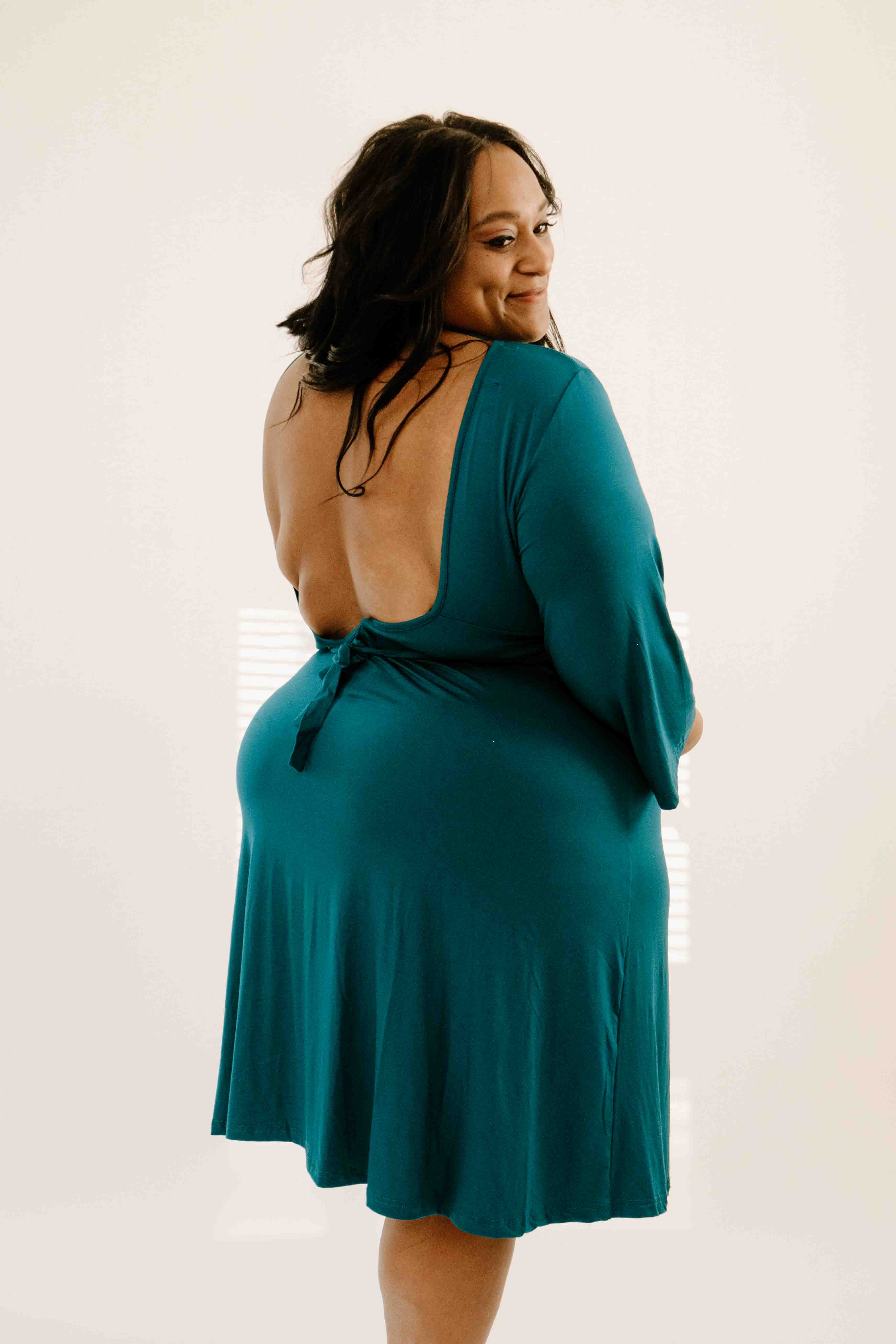 Lila Teal (the Shark Tank labor gown!) – Swaddelini Lila Teal (the Shark Tank labor gown!) – Swaddelini